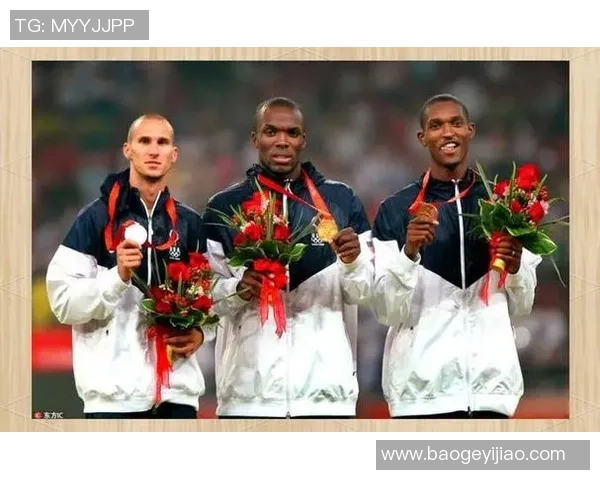 80后足球明星重聚合影见证青春岁月与绿茵传奇的辉煌时刻